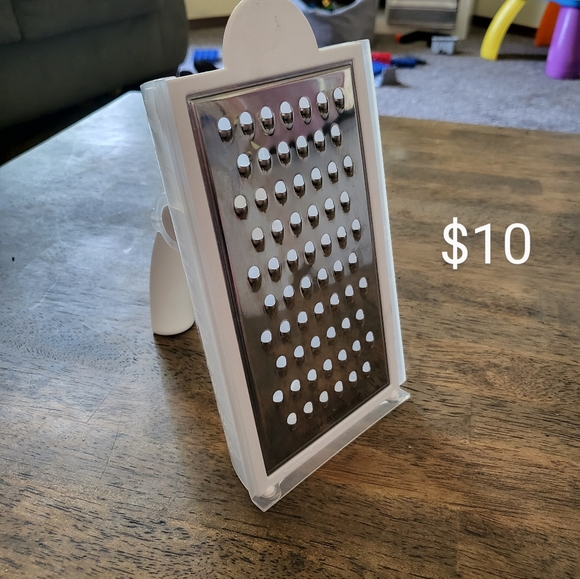 Tupperware - Picture 7 of 15